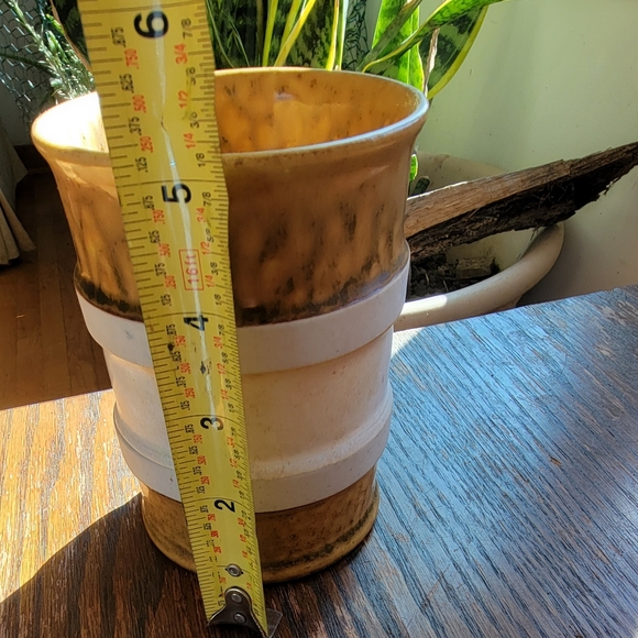 COLONIAL CANDLE JAPAN Ceramic Colonial Candle Holder. - Picture 5 of 6